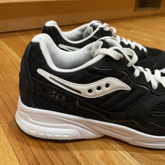 Saucony 3D GRID Hurricane Mens Sneakers Shoes Size 10 Black White EXCELLENT main image 4